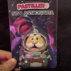 Dr. Simi Astronaut Pastillero ( pillbox keychain )